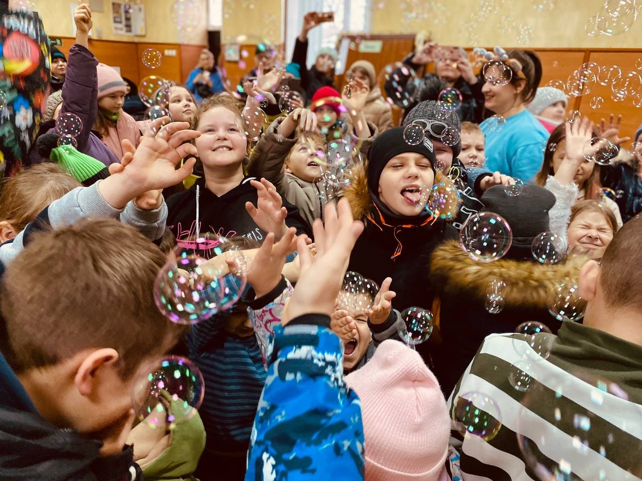 Das Team des Deutsch-Ukrainisches Zentrum Schwelm e.V. hat sich dem Projekt „Die Rentiere des heiligen Nikolaus“ 